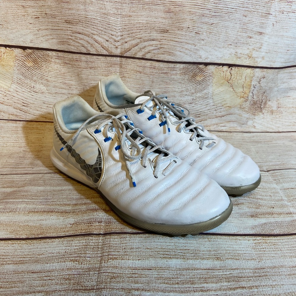Nike Tiempo mens lunar legend x 7 Pro (IC) Indoor Size 8.5